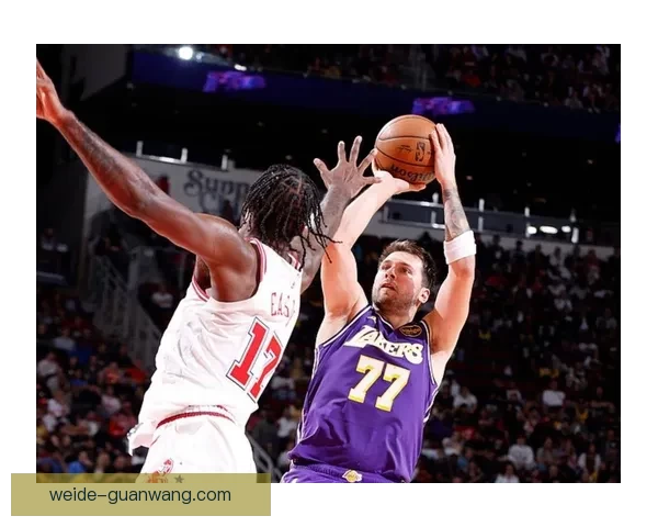 湖人连创奇迹压制东契奇里夫斯名嘴呼唤詹姆斯展现传奇实力